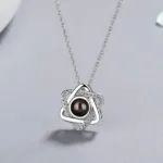 collier personnalise photo projection triangle argente bca67911 110f 441a a67a e72e6041d140