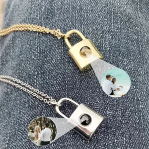 Halskette mit Bild im Stein - Photo 1