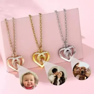 collier avec photo a l interieur expo