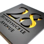 plaque maison personnalisee noir or