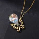 Personalisierte Halskette mit Schmetterlingsanhänger – Foto 4